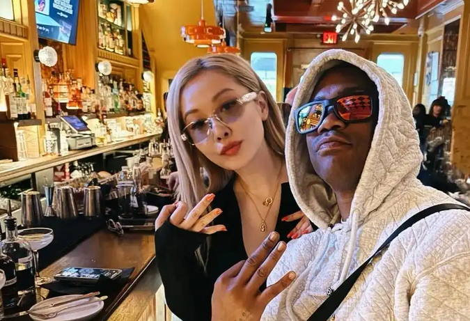 lxcOe, 她的工作重, 多一些祝福 lxcOe, 她的工作重, 多一些祝福